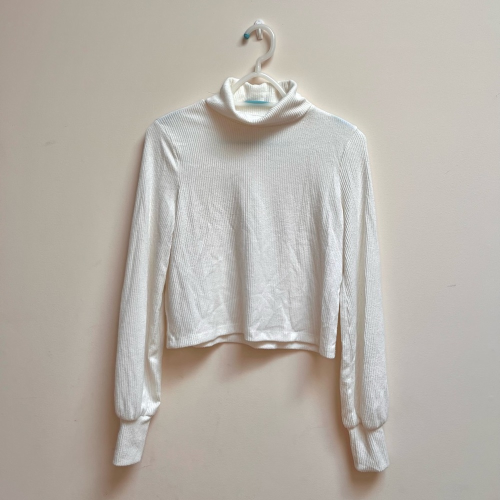 aeropostale puff sleeved turtleneck top